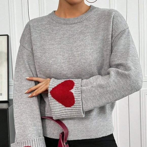 Grey Casual Women's Round Neck Cuff Heart Pattern Sweater - Picture 5 of 6